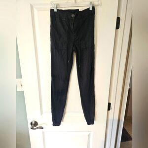 Black american eagle jogger pants